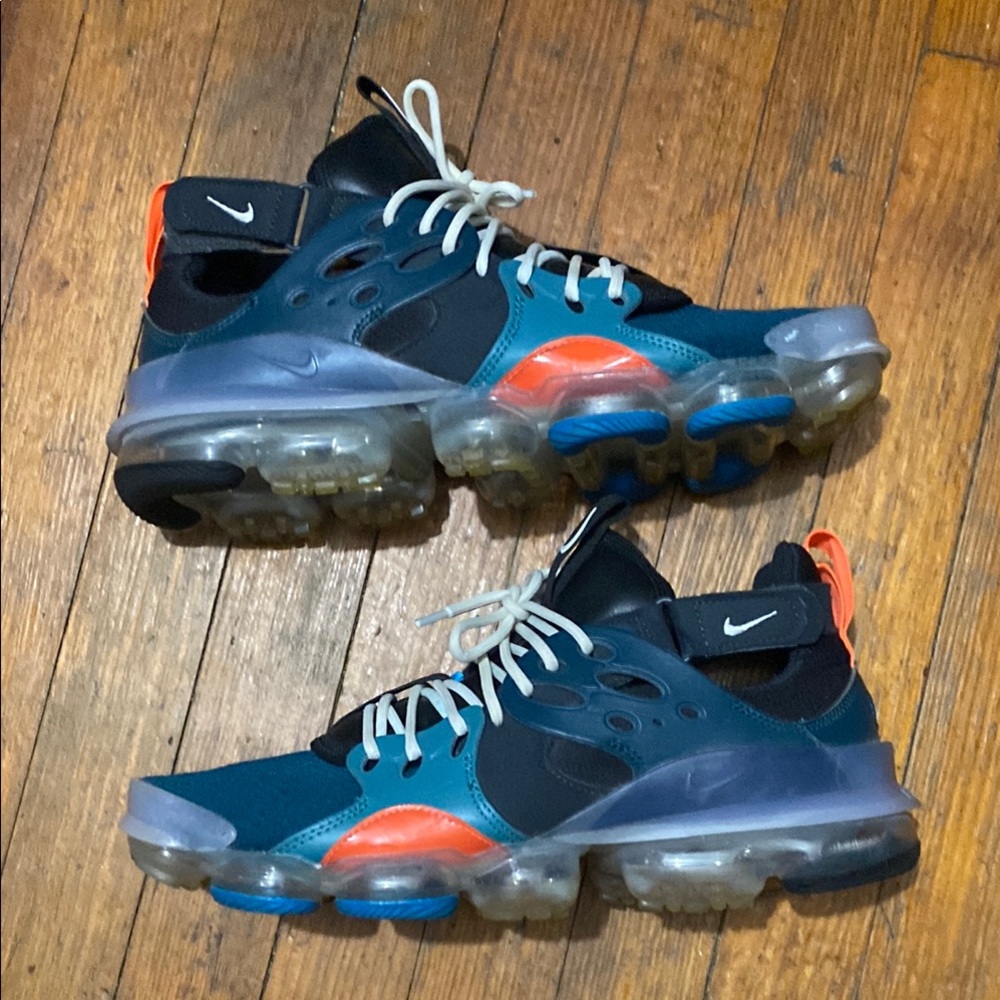 Nike Men's Teal and Orange Sneakers